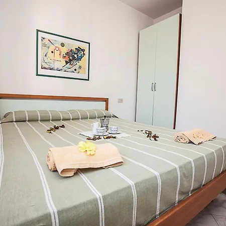 Seaside Serenity Flat - Beahost 아파트
